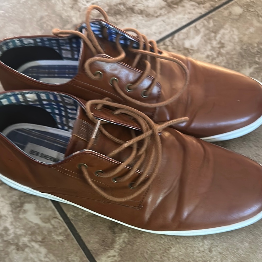 Ben Sherman Brown Leather Oxfords with Polished Finish
